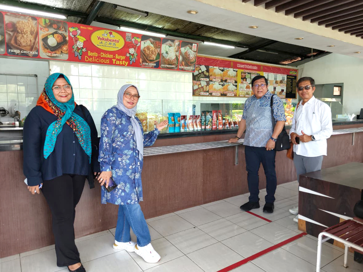 Audiensi ke Water Kingdom Mekarsari bertemu dengan Ibu Direktur beserta Staf dan Tim APINDO Kab.Bogor. Alhamdulillah UMKM Binaan APINDO telah meliki 4 booth titip barang secara permanen dan akan segera membuka booth lagi oleh Bidang Organisasi dan UMKM.